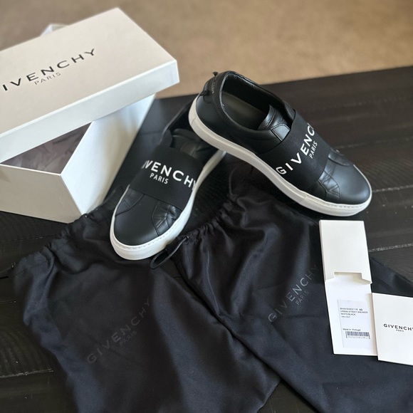GIVENCHY PARIS URBAN STREET SNEAKERS WHITE/BLACK - Picture 8 of 15